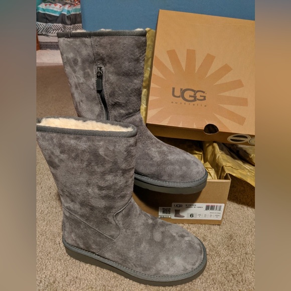 UGG Shoes - Gray size 6 Uggs Waterproof